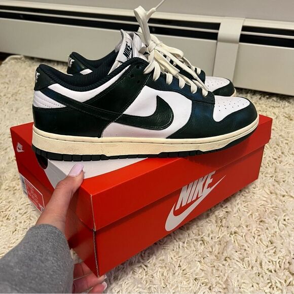 Nike Dunk Low Vintage Green - Picture 2 of 10